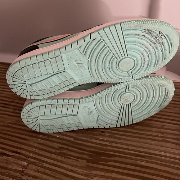 NIKE AIR JORDAN 1 LOW SE (GS) TROPICAL TWIST SZ 4Y - Picture 8 of 8